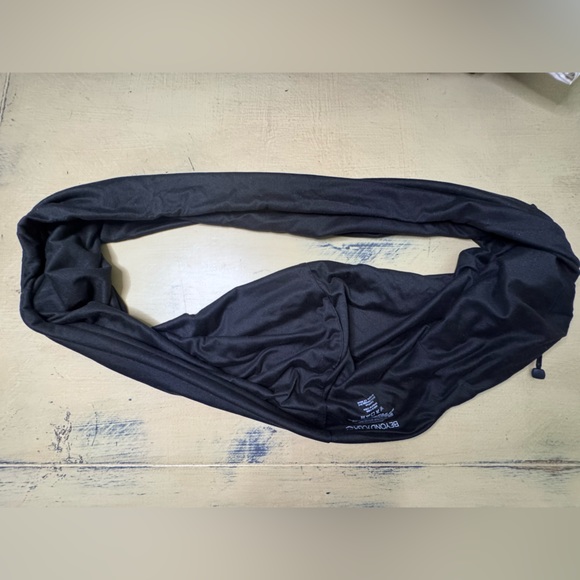 Beyond Yoga Pocket Infinity Scarf - Picture 3 of 6